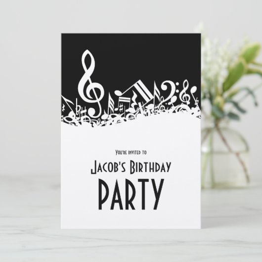 Invitation Des notes musicales blanches sur le noir (Debout devant)