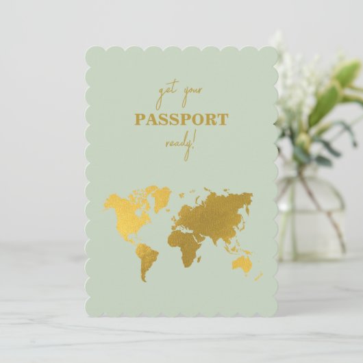Invitation Destination Mariage Monde Passport Sage Vert Or (Debout devant)