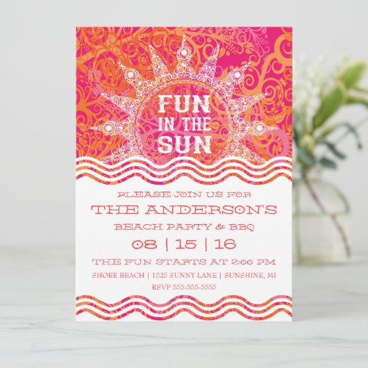 Invitation d'été d'amusement au soleil (Debout devant)