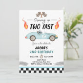 Invitation Deux fête d'anniversaire rapide Blue Race Car 2e a (Debout devant)