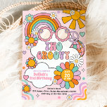 Invitation Deux Super les années 70 Fleur Power Rainbow fête<br><div class="desc">Deux Super les années 70 Fleur Power Arc-en-ciel Anniversaire Invitation Tous les modèles sont © PIXEL PERFECTION PARTY LTD</div>