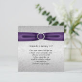 Invitation Diamants pourpres de ruban de damassé argentée du (Debout devant)