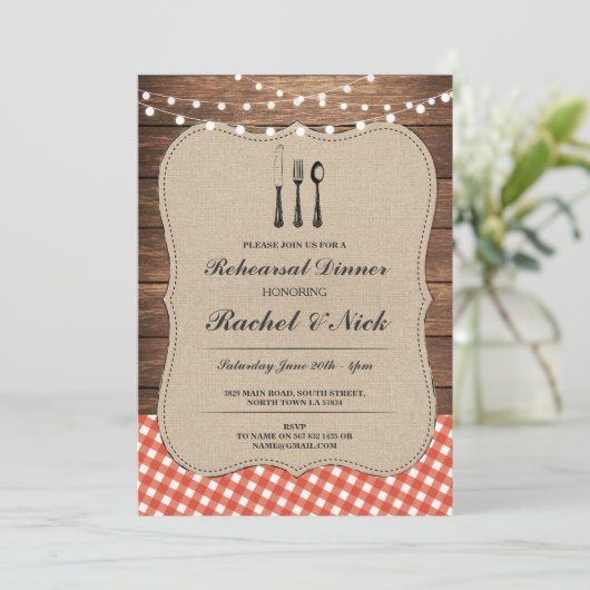 Invitation Dîner de répétition Cutlery Rouge Check Rustic Inv (Debout devant)