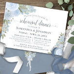 Invitation Dîner de répétition de mariage floral bleu poussié<br><div class="desc">Cette belle invitation à dîner de répétition est à la fois rustique et élégante. Elle présente un design aquarelle peint à la main avec des roses, des fleurs et de la verdure de jardin dans des nuances de bleu poussiéreux et de vert sauge. Il contient des informations sur la répétition...</div>