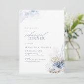 Invitation Dîner de répétition de plage corail bleu et coquil (Debout devant)
