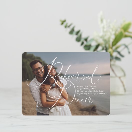 Invitation Dîner de répétition de script moderne (Debout devant)