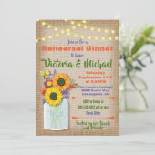 Invitation Dîner de répétition de Sunflower Mason Jar Burlap (Debout devant)