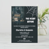 Invitation Dîner de répétition Mariage Gothic Raven Halloween (Debout devant)