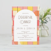 Invitation Dîner de répétition Mid Modern Géométrique Rose Ja (Debout devant)