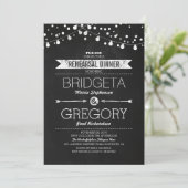 Invitation Dîner de répétition moderne Chalkboard String Ligh (Debout devant)