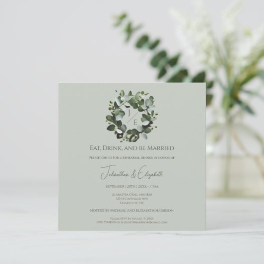 Invitation Dîner de répétition moderne Monogram Eucalyptus Wr (Debout devant)