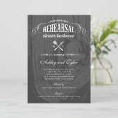 Invitation Dîner de répétition Rustique Mariage en bois (Debout devant)