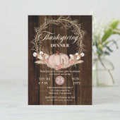 Invitation Dîner de Thanksgiving Russe Citrouille Pampas Wrea (Debout devant)