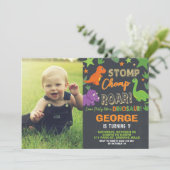 Invitation Dinosaur 1er anniversaire de fête Garçon Stomp Cho (Debout devant)