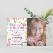 Invitation Dinosaur 5e anniversaire fille Cinq A-Saurus photo (Debout devant)