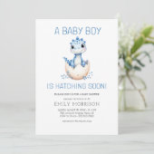 Invitation Dinosaur Hatching Bientôt Baby shower Garçon bleu (Debout devant)