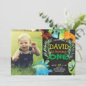 Invitation Dinosaur premier anniversaire garçon avec Photo (Debout devant)
