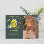 Invitation Dinosaur theme boy 8th birthday  (Debout devant)