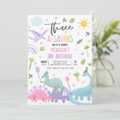 Invitation Dinosaur Trois-A-Saurs Rose 3e fête d'anniversaire (Debout devant)