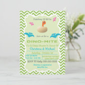 Invitation Dinosaure hachant l'invitation de baby shower (Debout devant)