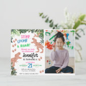 Invitation Dinosaure rose mignon Photo personnalisée Annivers (Debout devant)