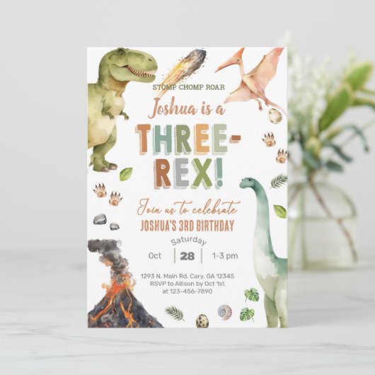 Invitation Dinosaurs Three-Rex boy 3rd birthday invite. (Debout devant)
