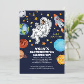 Invitation Diplômé de la maternelle astronaute spatial (Debout devant)
