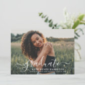 Invitation Diplômé de la photo de script blanc moderne (Debout devant)