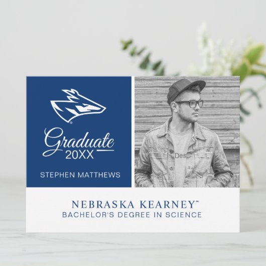 Invitation Diplômés de l'UNK Lopers (Debout devant)