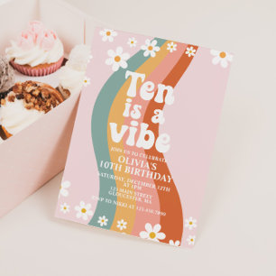 Invitation Dix ans c'est une ambiance flower power anniversai