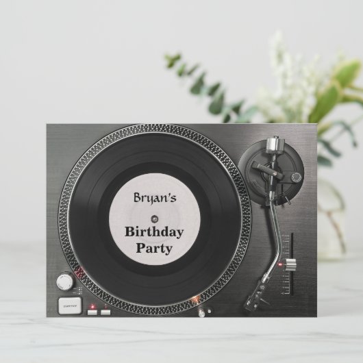 Invitation DJ d'anniversaire (Debout devant)