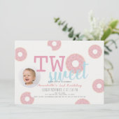 Invitation Donut rose Deux filles douces Photo 2e anniversair (Debout devant)