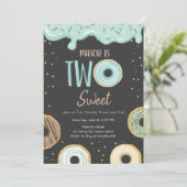 Invitation Donut Two Sweet Blue Pastel Deuxième fête d'annive (Debout devant)