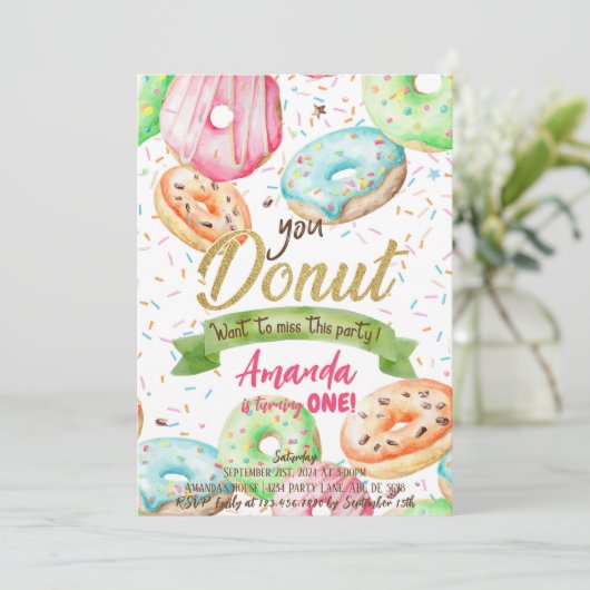 Invitation Donut veut Mlle Doughnut Anniversaire (Debout devant)