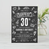 Invitation Doodle Chalkboard amusant Surprise 30e anniversair (Debout devant)