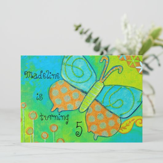 Invitation d'or d'anniversaire de papillon (Debout devant)