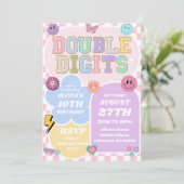 Invitation Double Chiffres Preppy Patch 10e fête d'anniversai (Debout devant)