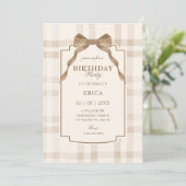 Invitation Douce anniversaire à carreaux tartan marron beige (Debout devant)