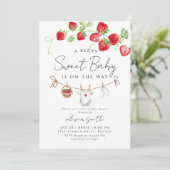 Invitation Douce Baby Shower à la Fraise  (Debout devant)