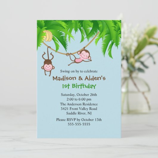 Invitation douce d'anniversaire de jumeaux de (Debout devant)