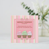 Invitation douce de fête d'anniversaire de petit (Debout devant)