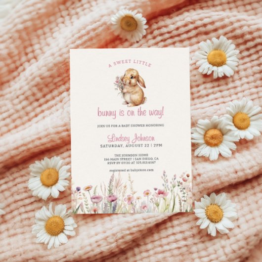 Invitation Douce petite fête de bébé Bunny en route