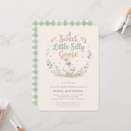 Invitation Douce petite fête de bébé Goose Sage Gingham (Devant/Arrière en situation)