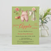 Invitation Douce petite pomme Baby Shower | Bébé rustique d'a (Debout devant)