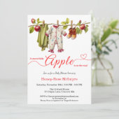 Invitation Douce petite pomme Shower de bébé | Bébé rustique  (Debout devant)