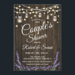 Invitation Douche Couple - Lavande Bois rustique<br><div class="desc">Couple's Shower Invitation - Lavender Rustic Wood Design rustique avec bois brun foncé,  lampes à cordes,  jarres de mason et fleurs de lavande.</div>