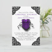 Invitation Douche en dentelle violette et en corse noire (Debout devant)