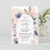 Invitation Dreamy Blush Rose & Blue Floral Arch Mariage (Debout devant)