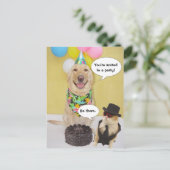 Invitation drôle de carte postale (Debout devant)