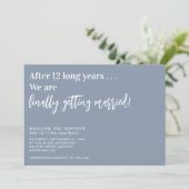 Invitation Drôle Finalement Se Marier Mariage Décontracté (Debout devant)